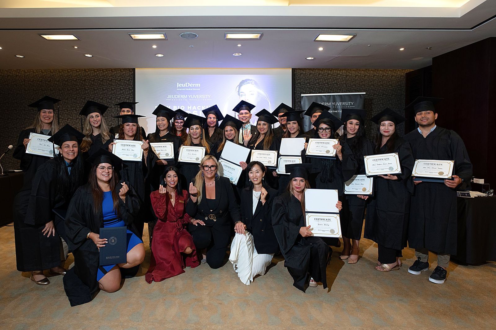 Graduación de profesionales JD Yuversity
