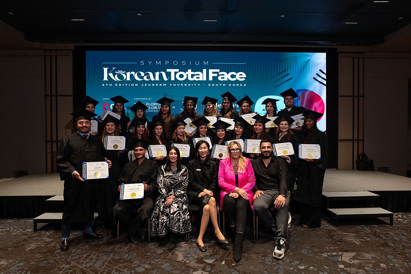 Graduación del Symposium Korean Total Face en Seúl